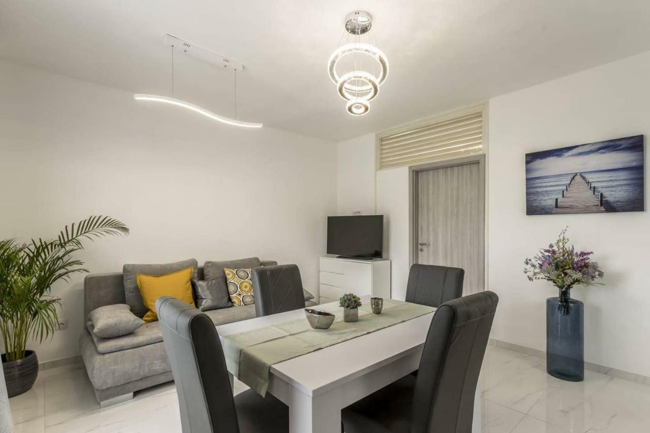Royal Silver Apartment Vodice Esterno foto