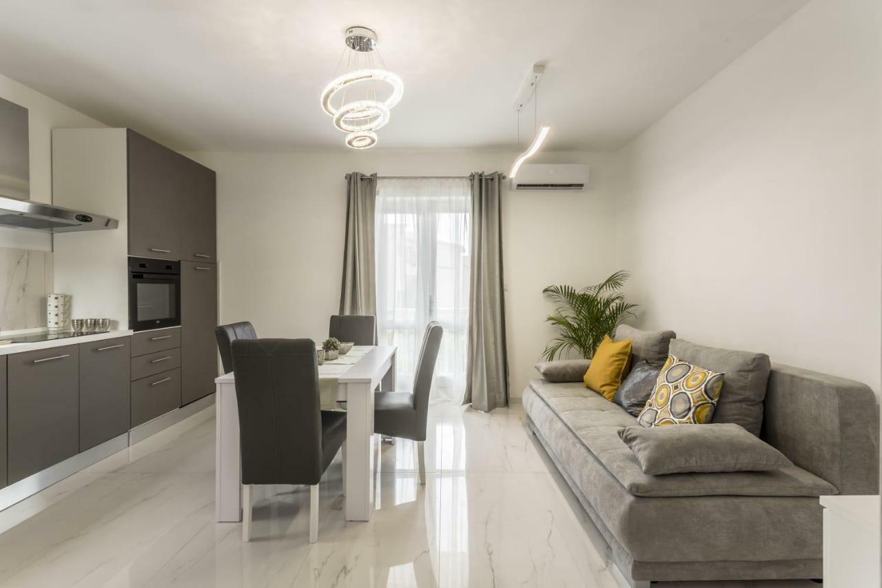 Royal Silver Apartment Vodice Esterno foto